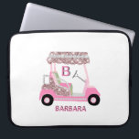 Vrouw Golf Cart personaliseren Laptop Sleeve<br><div class="desc">Een charmante,  unieke golfkar — een paar diamanten en glitter — een troep boven de top,  misschien — hou ervan voor jezelf of speciaal als geschenk — met je initialen/monogram. Als u ontwerpvragen of speciale vragen hebt,  kunt u een e-mail sturen naar: charmdesignstudio@rcn.com</div>