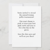 Vrouw golfer met roze golfkar op roze kaart (Achterkant)