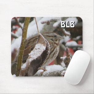 Vrouw House Sparrow in Winter met je initialen Muismat