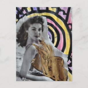 Vrouw in 1939 op het strand gouden zwempak briefkaart