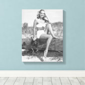 Vrouw in Bikini Canvas Afdruk (Insitu (Houten vloer))