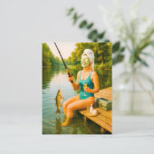 Vrouw in bikini vist vanaf houten steiger feestdagenkaart (Staand voorkant)