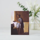 Vrouw in Blauw Leest een brief Briefkaart (Staand voorkant)