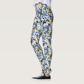 Vrouw in blauw leggings (Links)