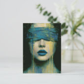 Vrouw in blauwe blinddoek briefkaart (Staand voorkant)