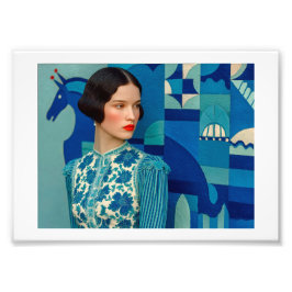 Vrouw in blauwe bloemenjurk, schilderij van blauw  foto afdruk