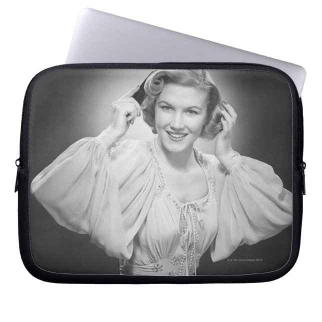 Vrouw in Dress 2 Laptop Sleeve (Voorkant)