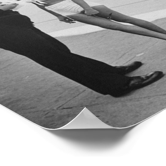 Vrouw in een badpak Een ticket kopen Poster (Hoek)