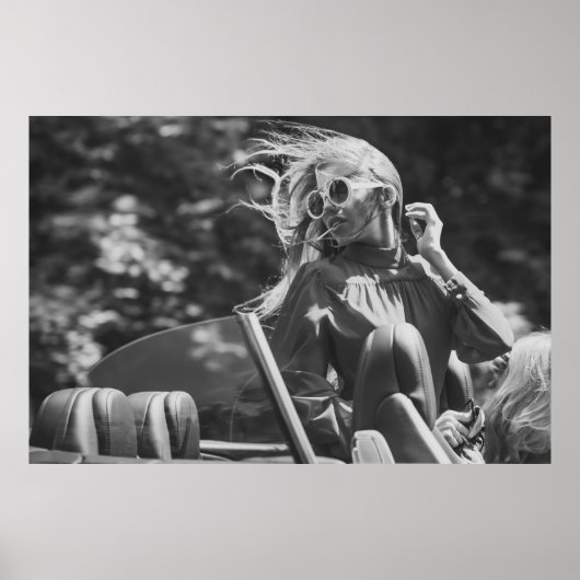  vrouw in een cabriolet poster (Voorkant)