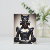 Vrouw in een gasmasker en lederen sok briefkaart (Staand voorkant)