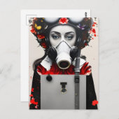 Vrouw in een gasmasker met Briefkaart met rode blo (Voorkant / Achterkant)
