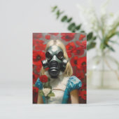 Vrouw in een Gasmasker Rode Bloemen Briefkaart (Staand voorkant)