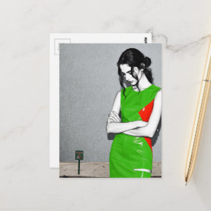 Vrouw in een groene jurk briefkaart