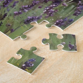 Vrouw in een lavendelveld legpuzzel (Zijkant)