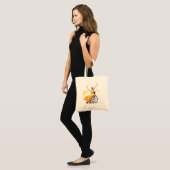 Vrouw in een rolstoel danst vrolijk tote bag (Voorkant (model))
