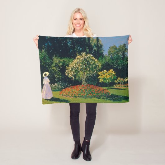 Vrouw in een tuin, Monet Fleece Deken (In situ)