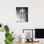 Vrouw in Gown 2 Poster (Thuiskantoor)