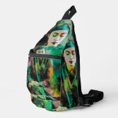 Vrouw in Groen Sling Bag (Rechterhoek)