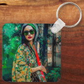 Vrouw in Groene Zonnebril Sleutelhanger (Achterkant)