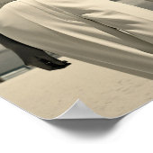 Vrouw in het wit wandelen op het strand in Miami Poster (Hoek)