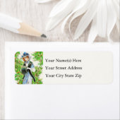  vrouw in kerstklep, omhuld door Holly Etiket (Insitu)