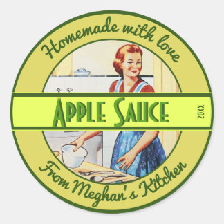 Vrouw in keuken bakken aangepaste tekst voedsel ronde sticker