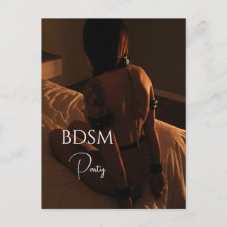 Vrouw in lederen Accessoires in onderwerppose Briefkaart