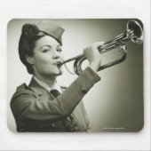 Vrouw in Soldier Uniform Muismat (Voorkant)