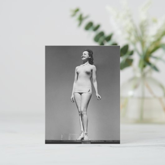 Vrouw in Swimsuit Briefkaart (Staand voorkant)