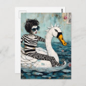 Vrouw in Zebra Striped Outfit op een drijvende zwa Briefkaart (Voorkant / Achterkant)