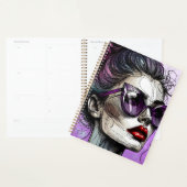 vrouw in zonnebril en Paarse lippenstift Planner (Display)