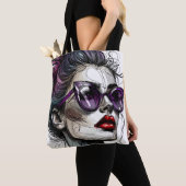 vrouw in zonnebril en Paarse lippenstift Tote Bag (Dichtbij)