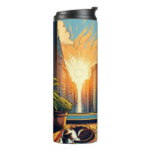 Vrouw kijkt naar zonsopgang met kat thermosbeker (Gedraaid links)