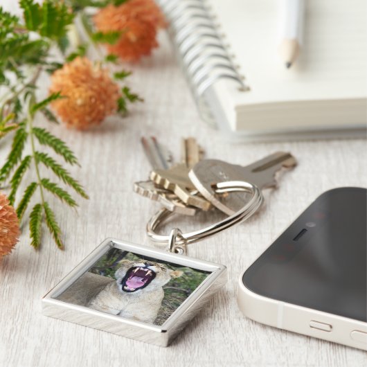 Vrouw leeuw (Panthera leo), Nationaal Masai Mara Sleutelhanger (Zijkant)