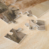 Vrouw leeuwen die bij dode bomen zitten legpuzzel (Zijkant)