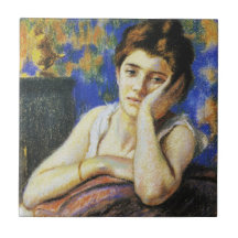 Vrouw leunend op een stoel