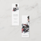 Vrouw lezen mini visitekaartje (Voorkant / Achterkant)