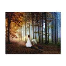 Vrouw loopt met een wolf