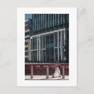 Vrouw loopt over Holborn Viaduct Londen (1525) Briefkaart