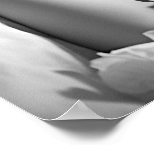 Vrouw loungen in bed B&W foto Poster (Hoek)