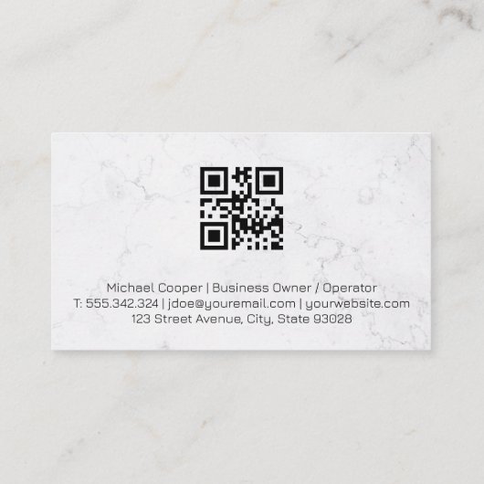 Vrouw maakt glazen raam schoon visitekaartje (Achterkant)