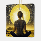 Vrouw Meditatie Onder de Maan Celestial Keramisch Ornament (Links)