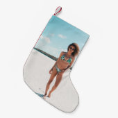 Vrouw met bikini op zand kleine kerstsok (Voorkant (Hangend))