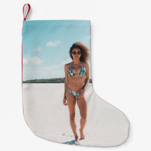 Vrouw met bikini op zand kleine kerstsok