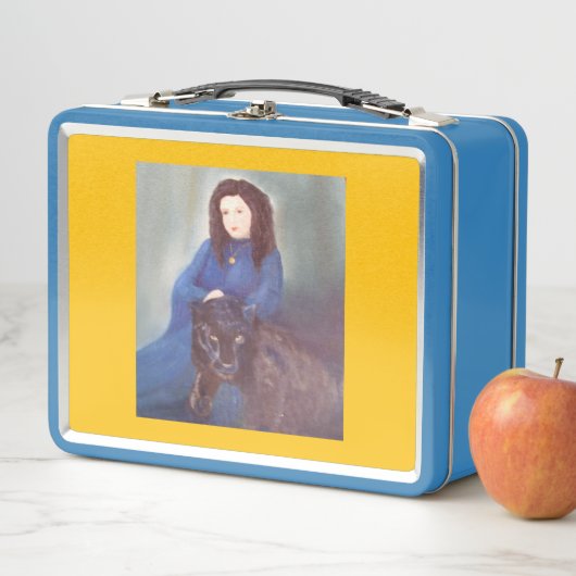 Vrouw met Black Panther Metal Lunch Box (In situ)
