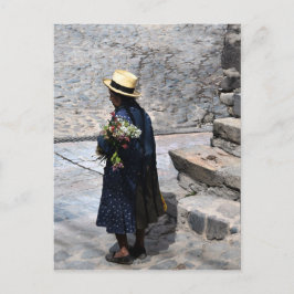 Vrouw met bloemen, Ollantaytambo, Peru (vert) Briefkaart
