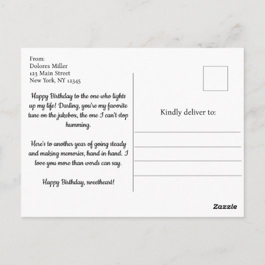 Vrouw met blond haar uit de jaren 50 met verjaarda briefkaart (Achterkant)