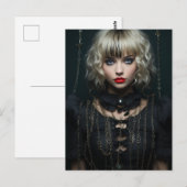 Vrouw Met Blond Haar Zwart Jurk En Kettingen Briefkaart (Voorkant / Achterkant)