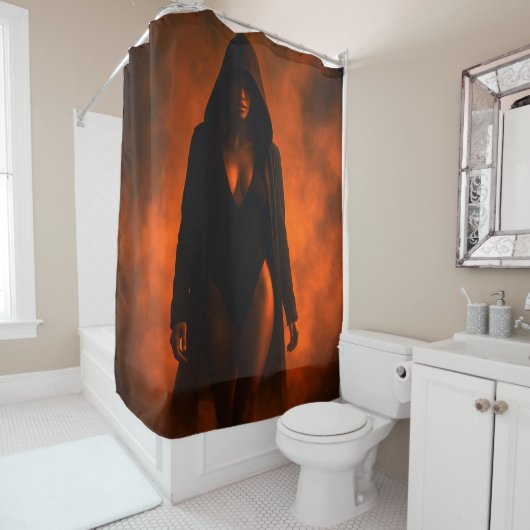 vrouw met capuchon douchegordijn (In situ)