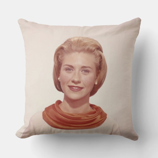 Vrouw met carf kussen (Voorkant)